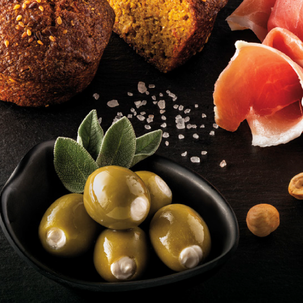 Оливки со сливочным сыром  TM Meggle (230г)