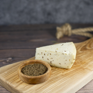 Сыр с тмином ТМ Мамонтовская сыроварня